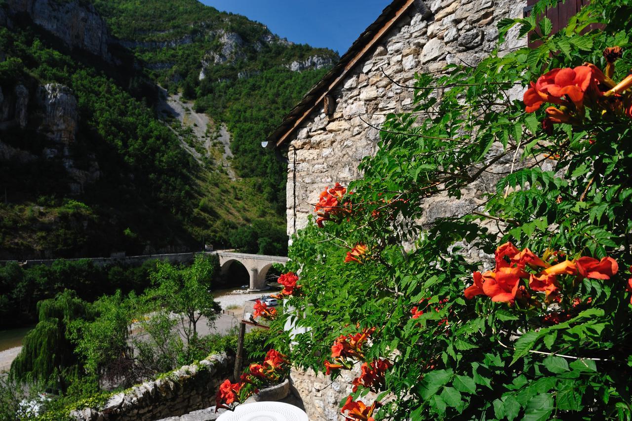 Hotel Des Bateliers La Malène Exterior foto